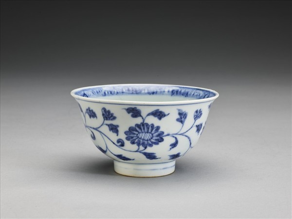 青花菊花紋碗