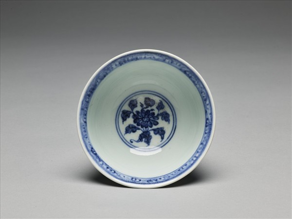 青花菊花紋碗