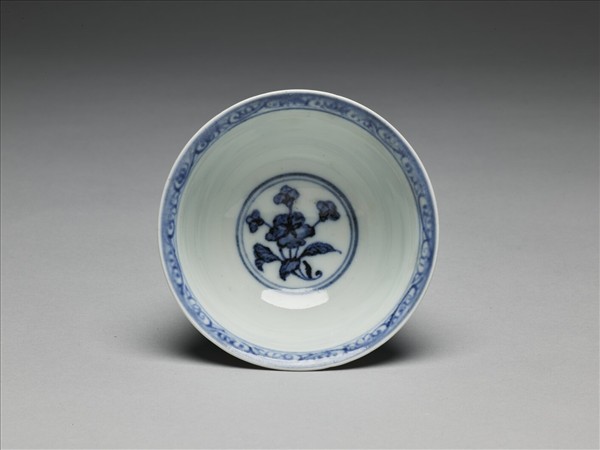 青花番蓮紋碗