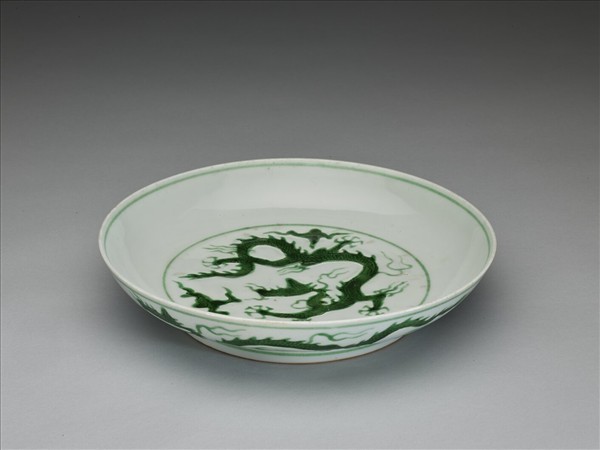 綠彩雲龍紋盤