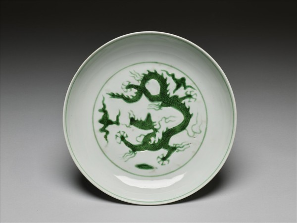 綠彩雲龍紋盤