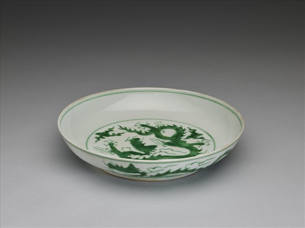 綠彩雲龍紋盤