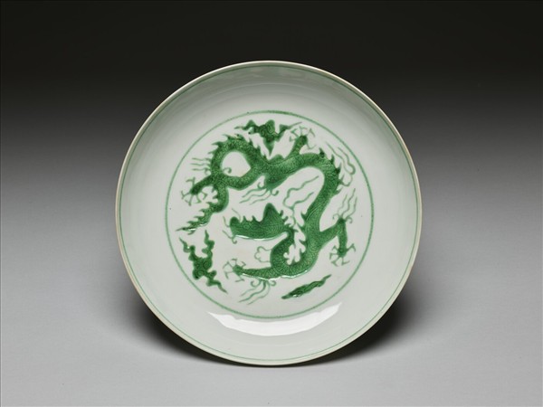 綠彩雲龍紋盤