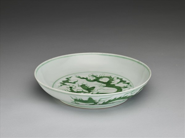 綠彩雲龍紋盤