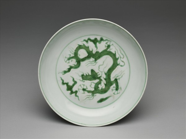 綠彩雲龍紋盤