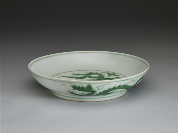 綠彩雲龍紋盤