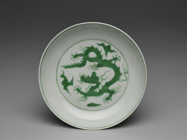 綠彩雲龍紋盤