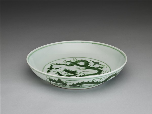 綠彩雲龍紋盤