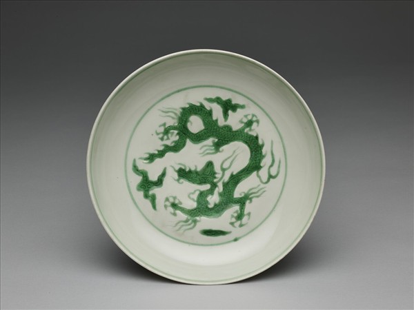 綠彩雲龍紋盤