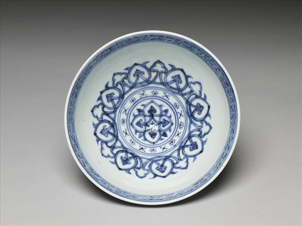 青花幾何花卉紋蓮子碗