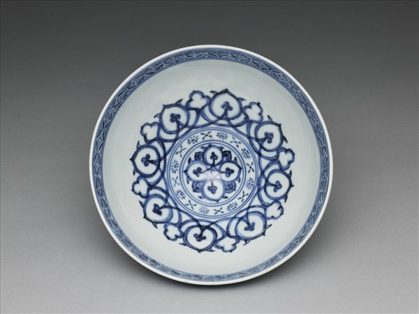 青花幾何花卉紋蓮子碗