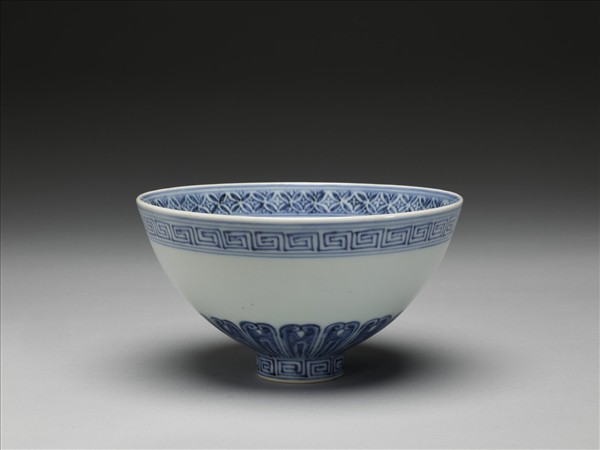 青花幾何花卉紋蓮子碗