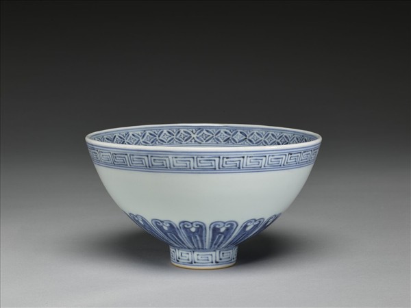 青花幾何花卉紋蓮子碗