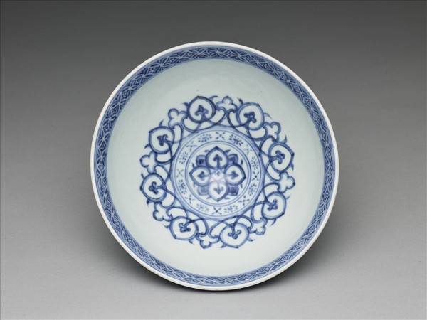 青花幾何花卉紋蓮子碗