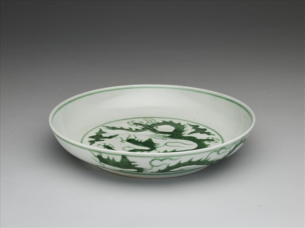 綠彩雲龍紋盤
