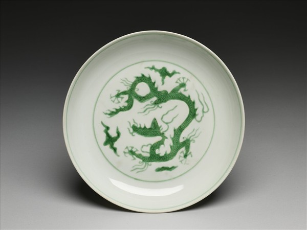綠彩雲龍紋盤