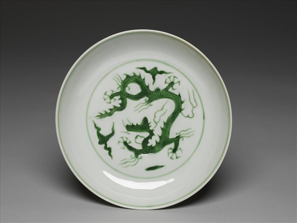綠彩雲龍紋盤