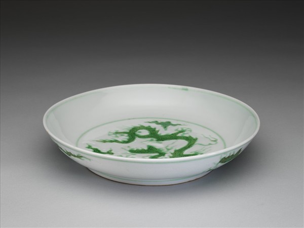 綠彩雲龍紋盤