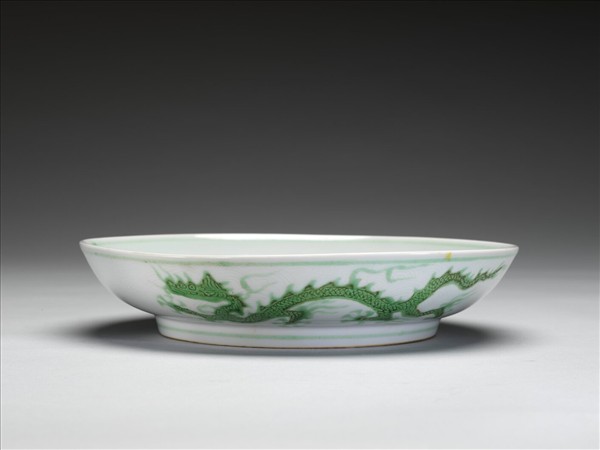 綠彩雲龍紋盤