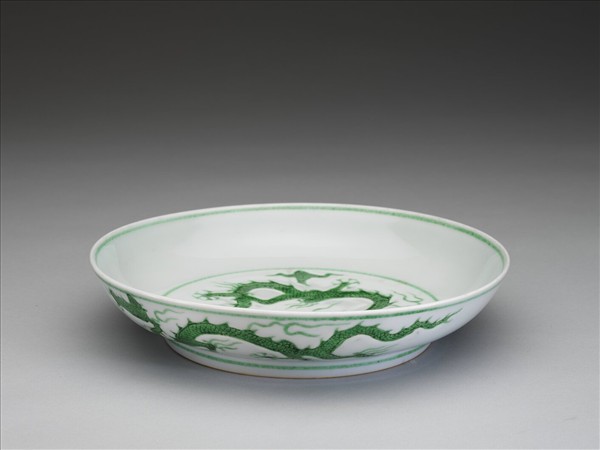 綠彩雲龍紋盤