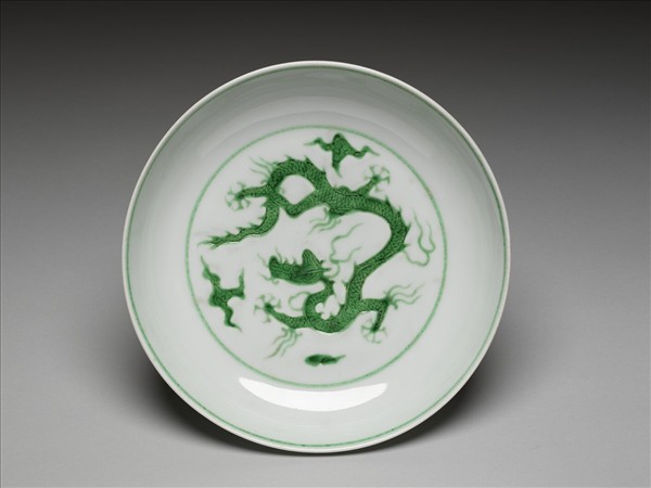 綠彩雲龍紋盤