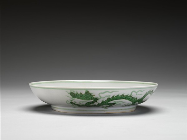 綠彩雲龍紋盤