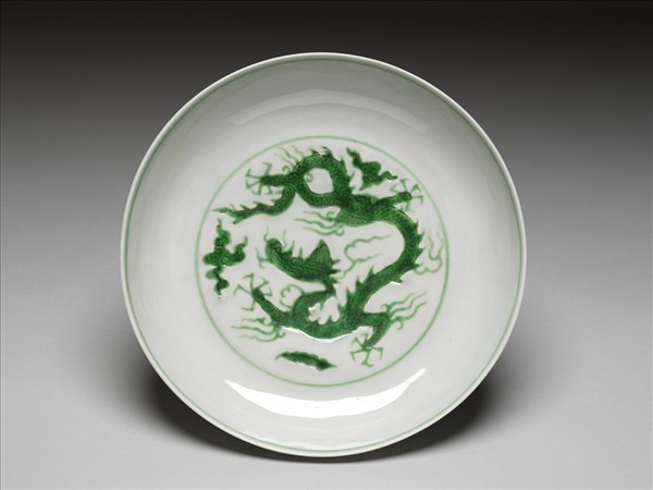 綠彩雲龍紋盤