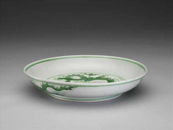 綠彩雲龍紋盤