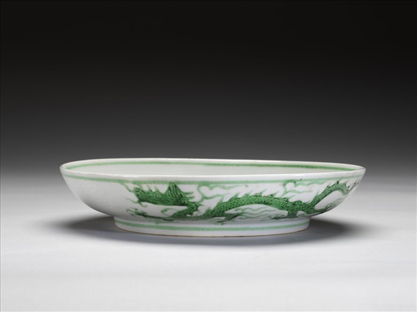綠彩雲龍紋盤