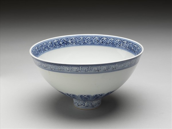 青花幾何花卉紋蓮子碗