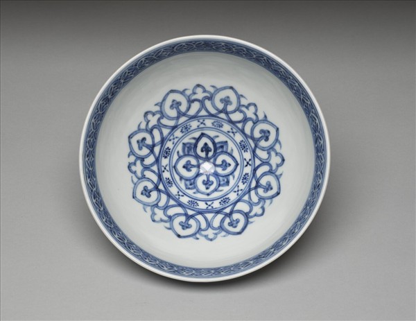 青花幾何花卉紋蓮子碗