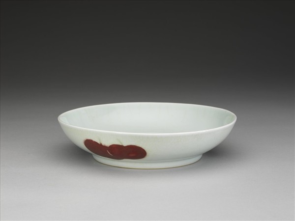 釉裡紅三果紋盤