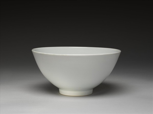甜白釉蓮子碗