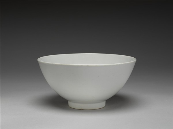 甜白釉蓮子碗