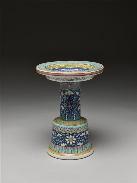 粉彩番蓮紋高足盤