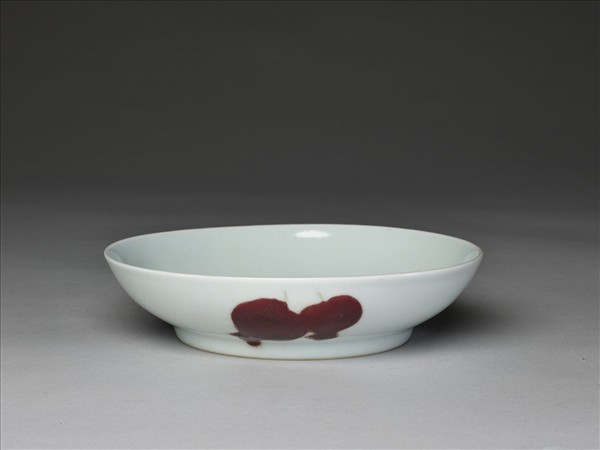 釉裡紅三果紋盤
