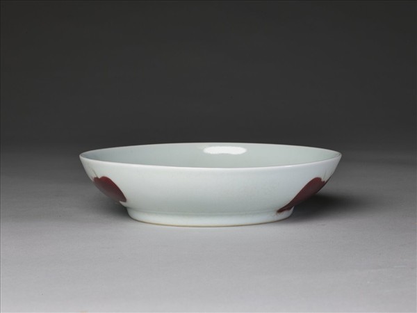 釉裡紅三果紋盤