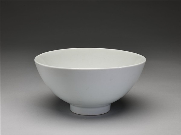 甜白釉蓮子碗