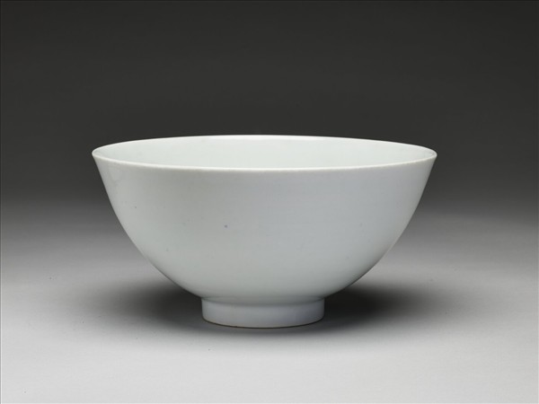 甜白釉蓮子碗