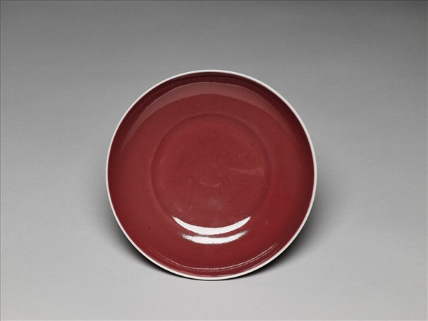 霽紅釉雲紋盤