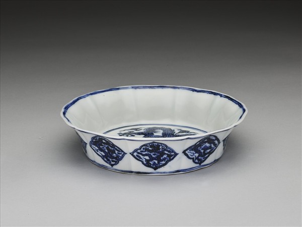 青花龍紋牡丹花式洗