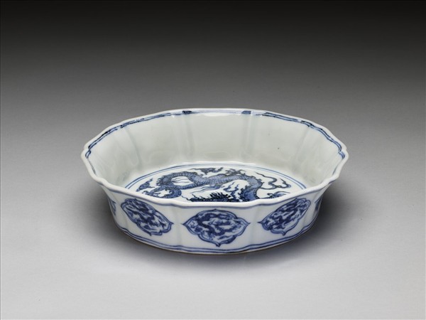 青花雲龍紋花式洗