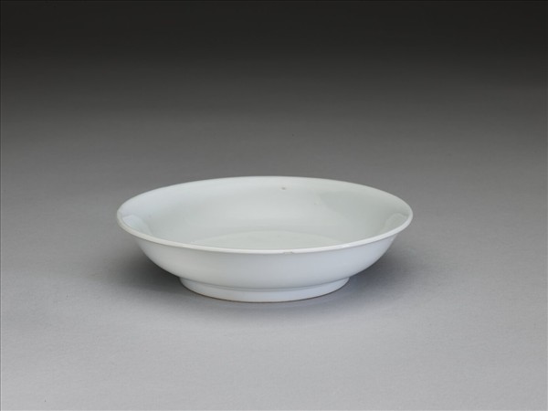 白釉碟