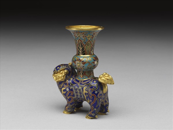 掐絲琺瑯獅尊