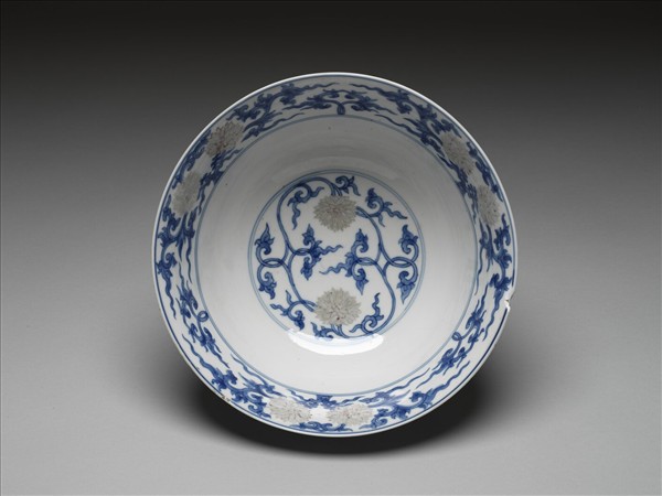 青花釉裡紅菊花紋碗