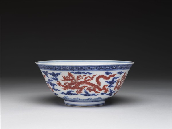 青花紅彩龍紋碗