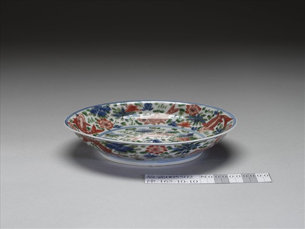 五彩蓮塘魚藻紋盤