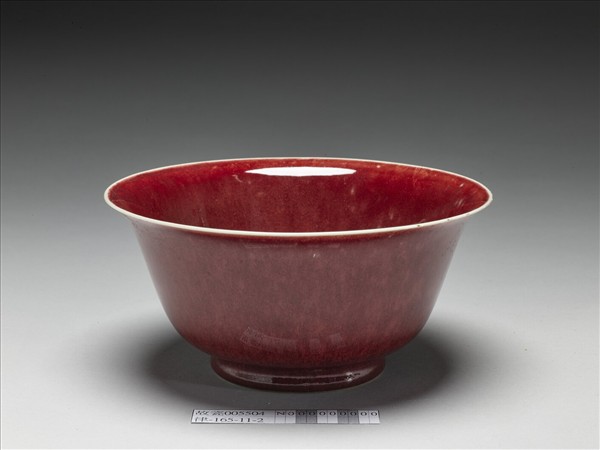 霽紅釉碗