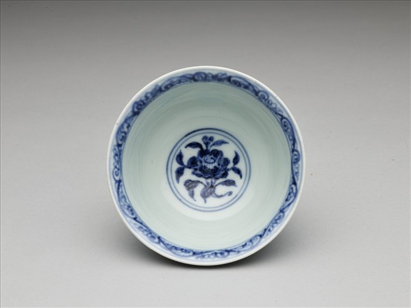 青花靈芝花卉紋碗