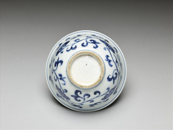 青花靈芝花卉紋碗